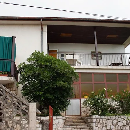 2350a Apartment Novi Vinodolski